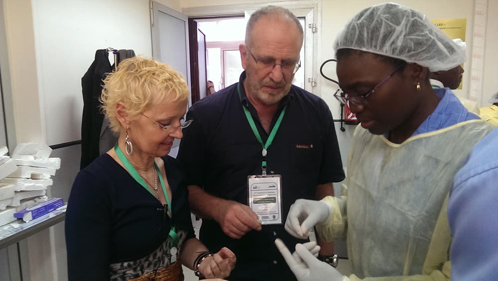 Expert européen et médecin du CHRACERH lors d'un atelier